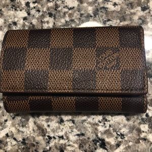 BRAND NEW Louis Vuitton 6 Key Holder